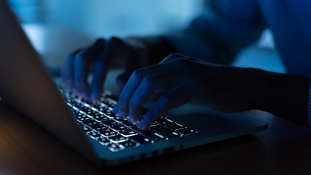 Kiberuzbrucējiem palīdz gan dators, gan tālrunis, gan viedpulkstenis