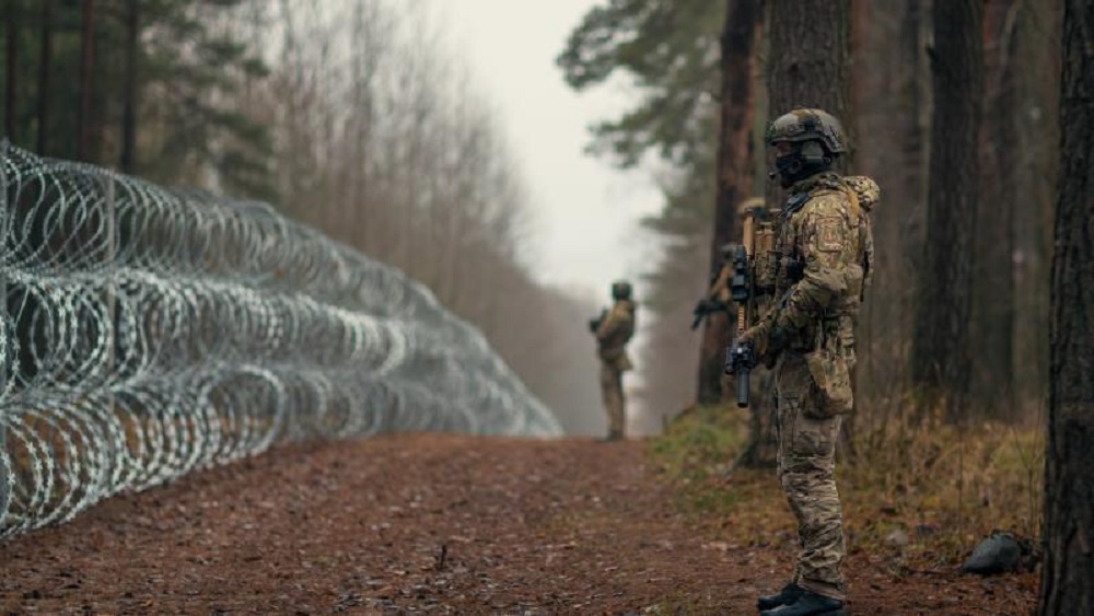 Lūgs sākt kriminālvajāšanu pret tulku, kurš palīdzējis nelegālajiem robežšķērsotājiem nokļūt Latvijā
