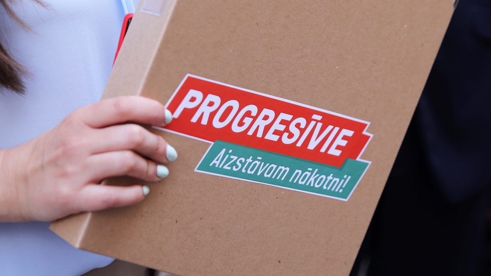 Politologs: partija “Progresīvie” visu laiku grib