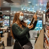 Grozīs likumu, lai nepieļautu lielveikalu vēlmi mazināt “drošo” tirdzniecības vietu skaitu