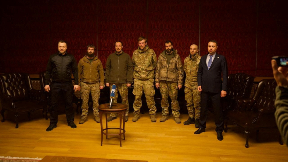 Apmaiņā pret Medvedčuku un Krievijas karavīriem atbrīvoti "Azovstaļ" aizstāvji