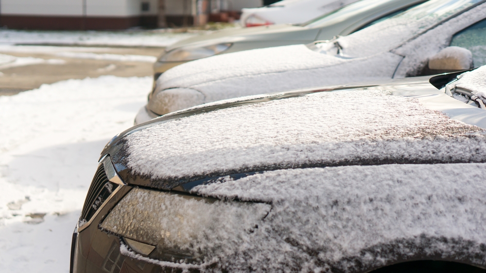 LVC: daudzviet Latvijā autoceļi sniegoti un apledo