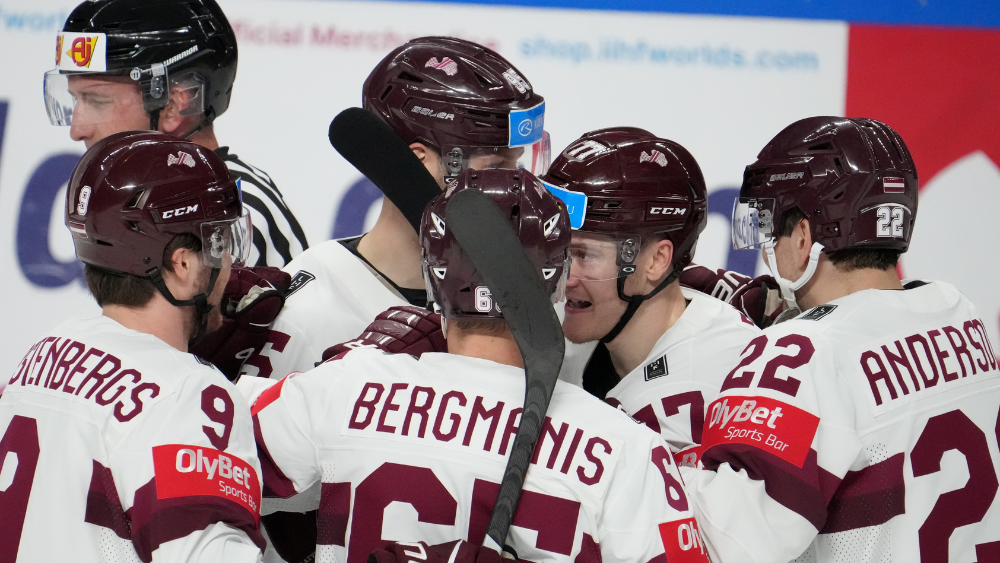 Latvijas hokejisti pasaules čempionāta mačā pārspēj Kazahstānu