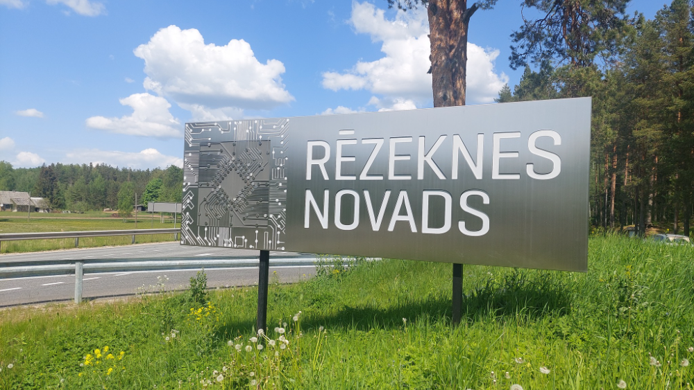 Rēzeknes novadā uzstādīs ceļa zīmes latviešu un latgaliešu valodā