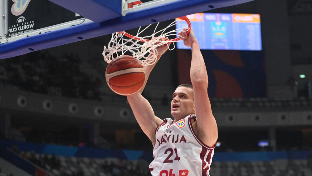 Latvijas basketbolisti Pasaules kausa izcīņu sāk ar uzvaru pret Libānu