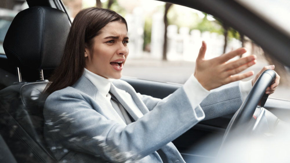 68% autovadītāju mēdz braukt agresīvi