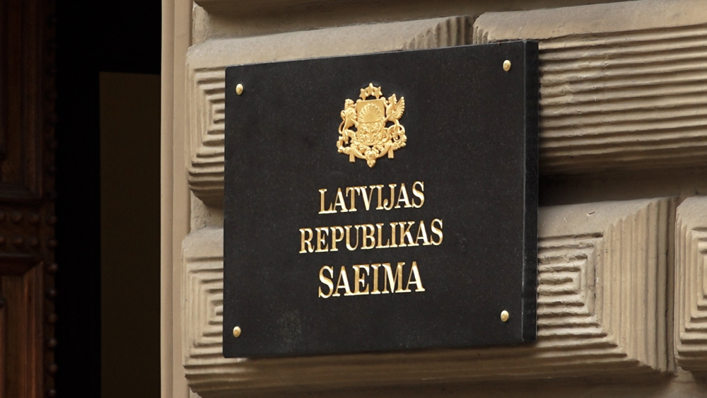 Parlamentā sāk virzīt likuma izmaiņas valodas pārbaužu pagarināšanai Krievijas pilsoņiem