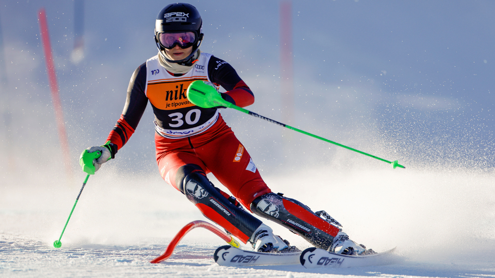 Dženiferai Ģērmanei jauns panākums Pasaules kausa sacensībās kalnu slēpošanā