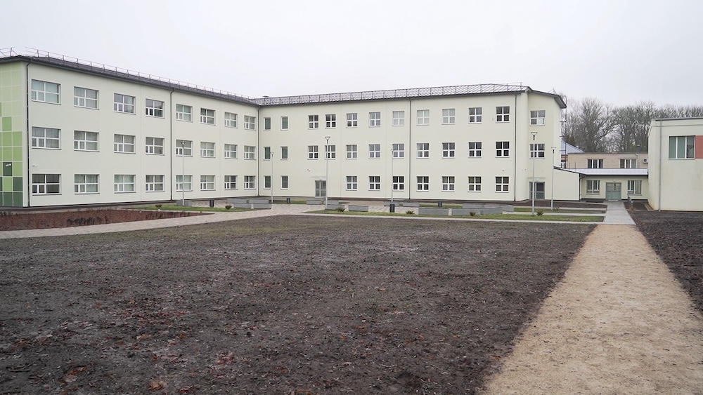 Vecumnieku vidusskolas jaunā ēka pēc pārbūves, 2025. gads.