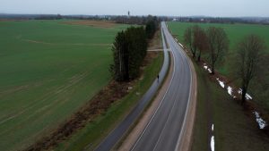 Smiltenes-Valkas ceļa posms ar izbūvētu gājēju un velosipēdistu celiņu