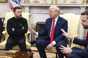 ASV prezidents un Volodimirs Zelenskis tikšanās Baltajā namā