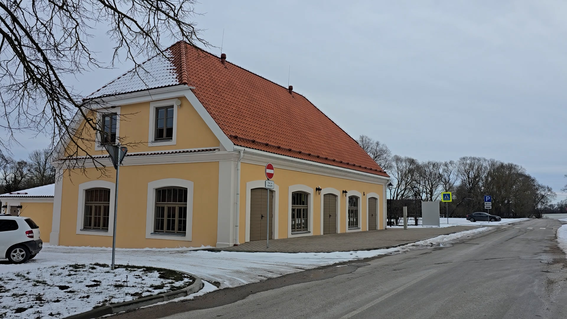 “Rundāles Avoti” ēka ziemā – jaunais uzņēmējdarbības un tūrisma centrs Bauskas novadā.