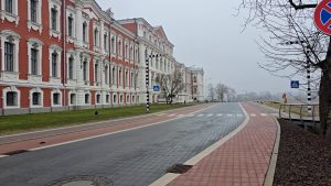 Jelgavas Pilssalas iela ar sakārtotu infrastruktūru pie Jelgavas pils