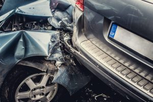 Autoavārija – sadursme starp divām automašīnām