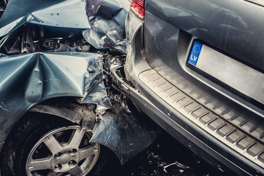 Autoavārija – sadursme starp divām automašīnām