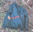 Policijas publicētā virsjaka, kas atrasta pie neatpazīta mirušā Terehovā