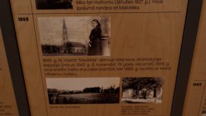 nformācijas stends ar Aspazijas fotogrāfiju un aprakstu par viņas kristībām Zaļenieku baznīcā 1865. gadā