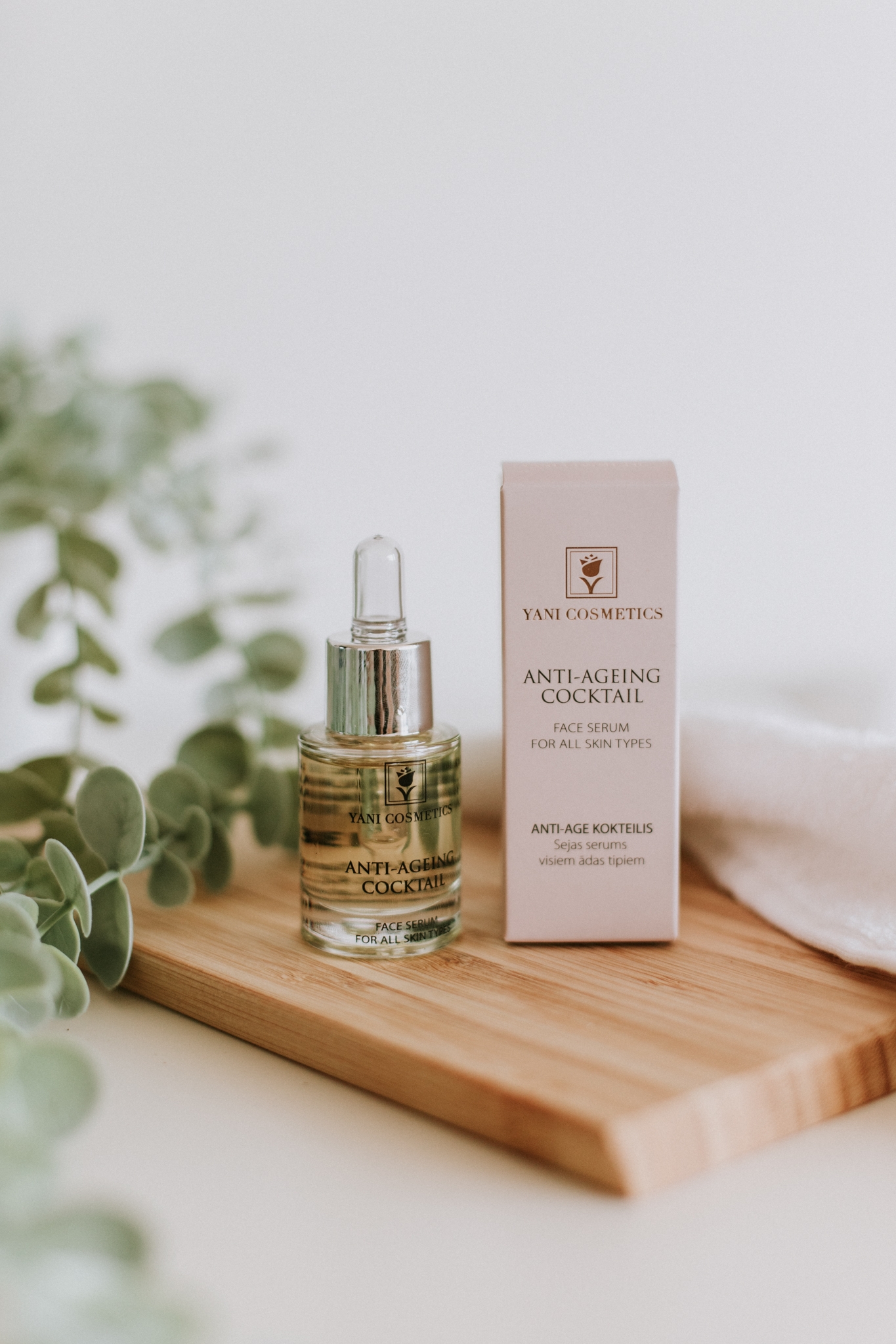 Sejas serums Anti-Ageing Cocktail ar pipeti un iepakojumu