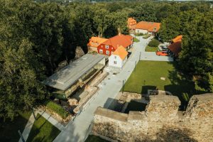 Valmieras muzeja ēku komplekss no putna lidojuma