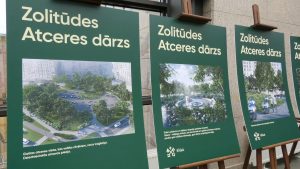 Plakāti ar Zolitūdes Atceres dārza vizualizācijām un aprakstiem