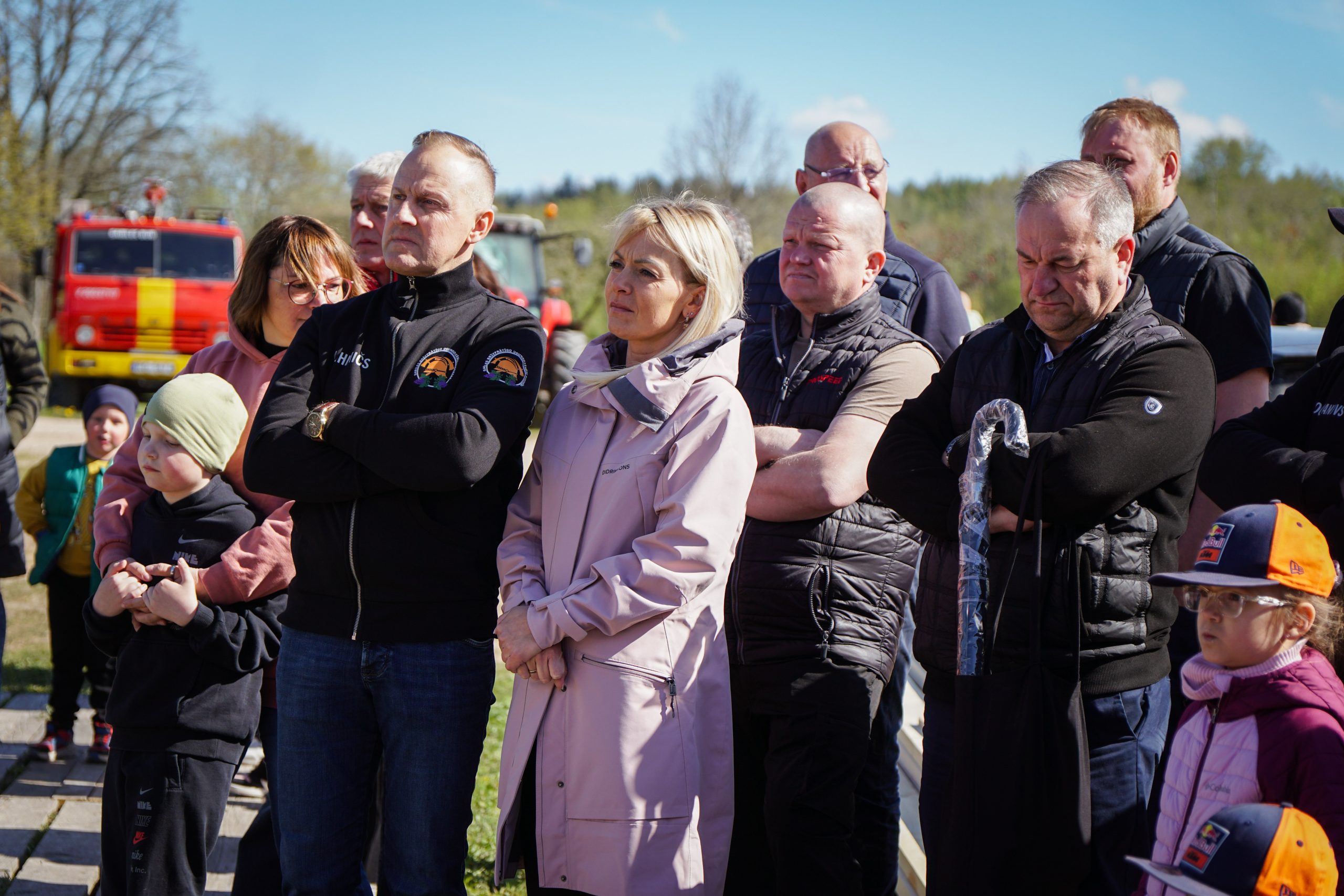 Sabiles brīvprātīgo ugunsdzēsēju biedrības gada jubilejas pasākuma apmeklētāji