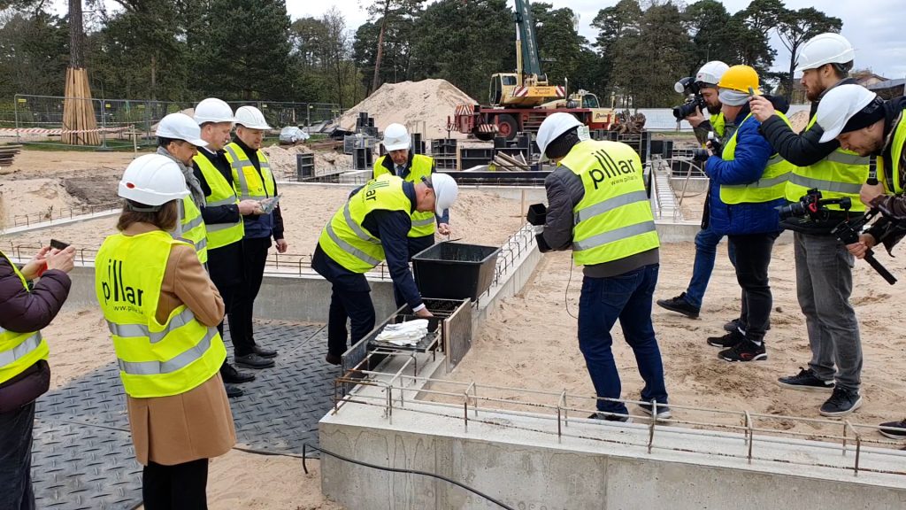 Kapsulas iemūrēšanas process jaunās daudzdzīvokļu mājas pamatos Ventspilī
