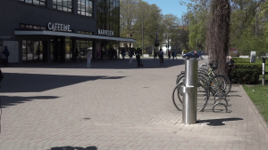 Dzeramā ūdens strūklaka pie velonovietnes pie tirdzniecības centra Liepājā