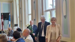 Dobeles novada domes sēdes dalībnieki pēc balsojuma