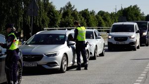 Policijas reids uz autoceļa svētku brīvdienās.