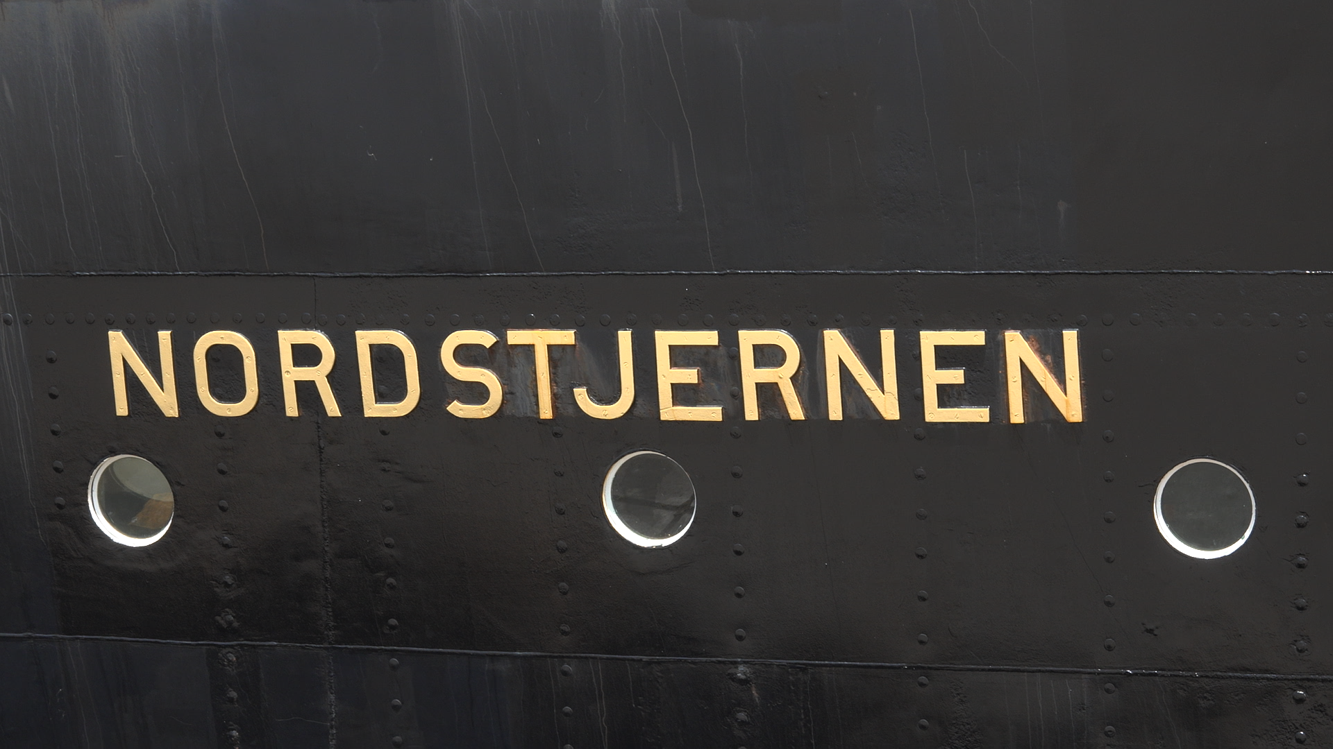 Vēsturiskais norvēģu kruīza kuģis “Nordstjernen” piestājis Ventspils ostā