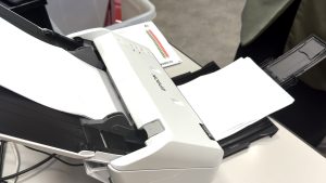 Dokumentu skenēšana ar Epson skeneri pašvaldību vēlēšanu laikā