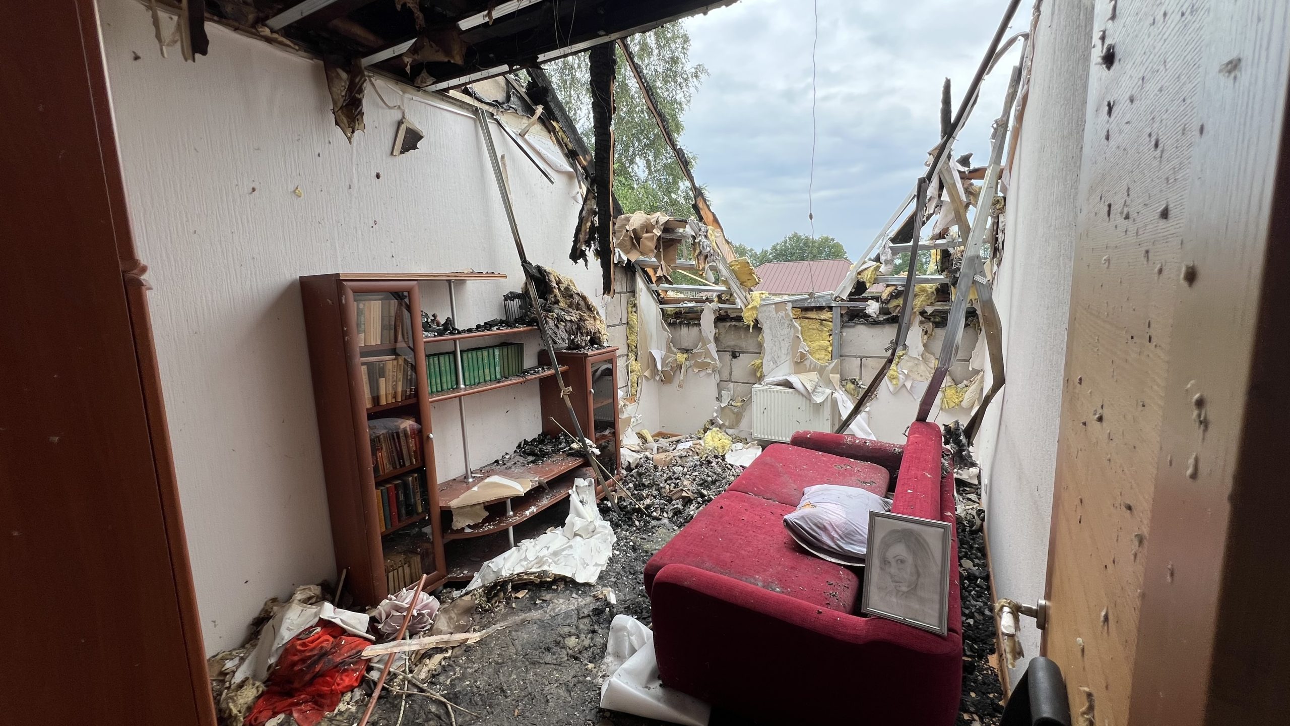 Rindu māja Salaspilī pēc ugunsgrēka