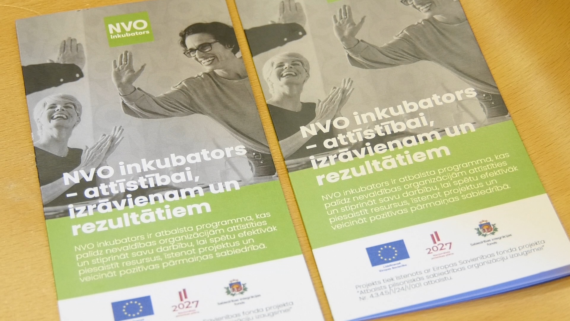 NVO inkubatora informatīvie bukleti ar uzrakstu “Attīstībai, izrāvienam un rezultātiem”.