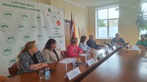 Latvijas Brīvo arodbiedrību savienības preses konference Rīgā