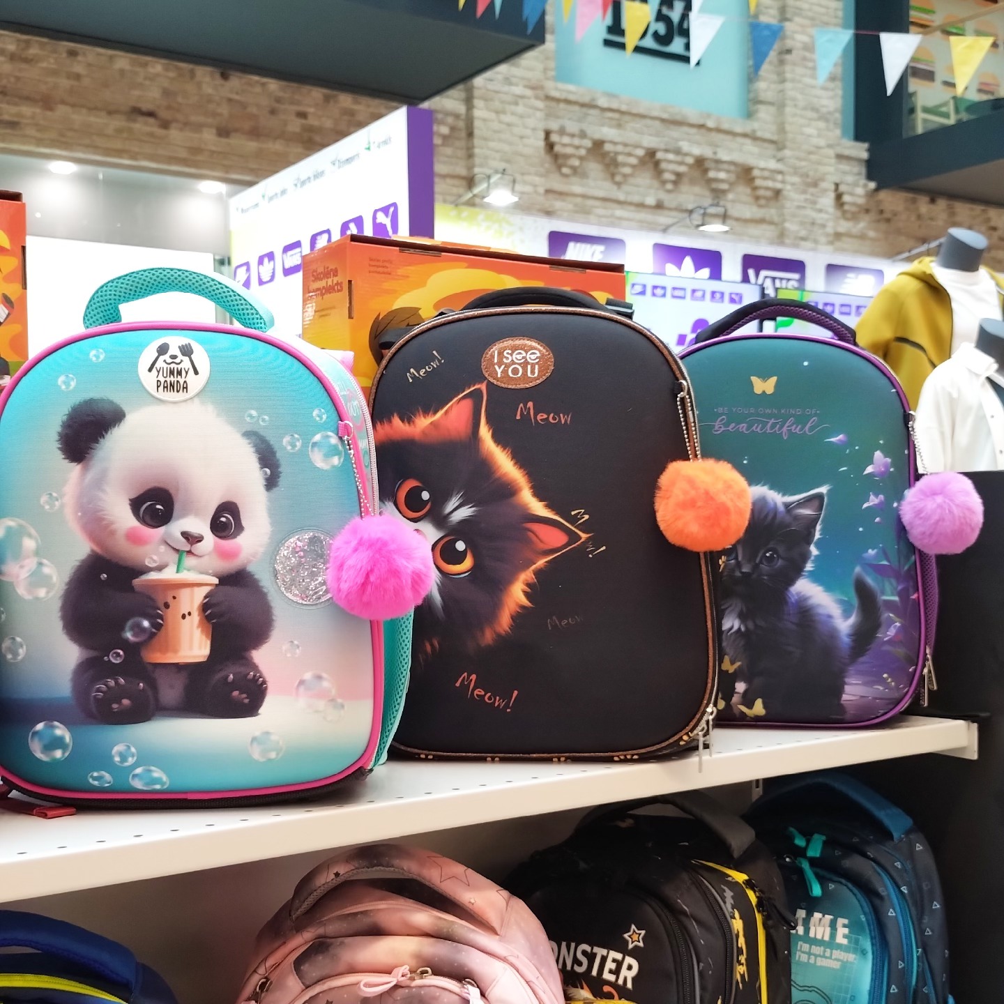 Skolas somas ar pandu un kaķu dizainiem Charlot