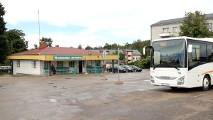 Smiltenes autoosta ar autobusu stāvvietā