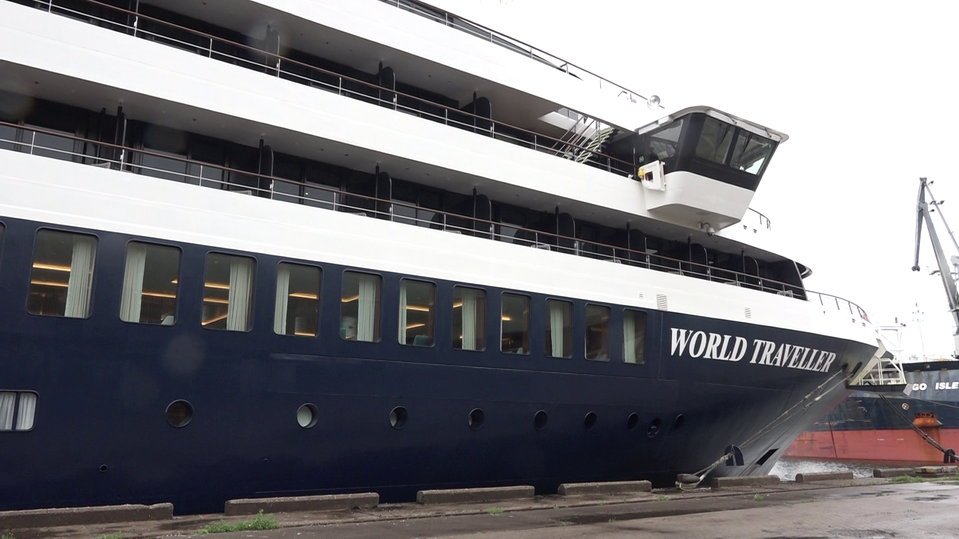 Kruīza kuģis “World Traveller” piestājis ostā
