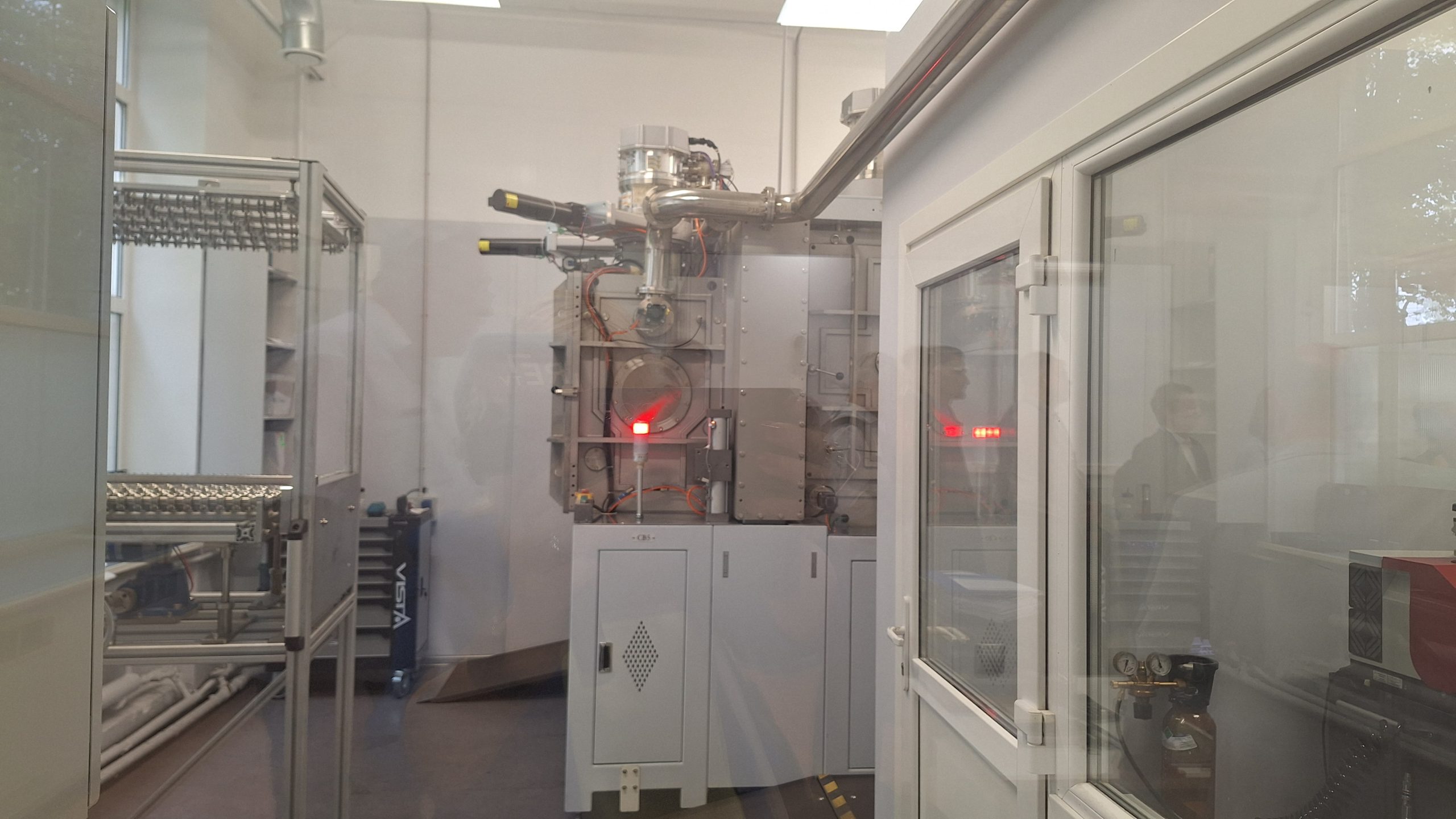 Naco Technologies laboratorijas iekārta nano pārklājumu izstrādei zaļā ūdeņraža tehnoloģijām.