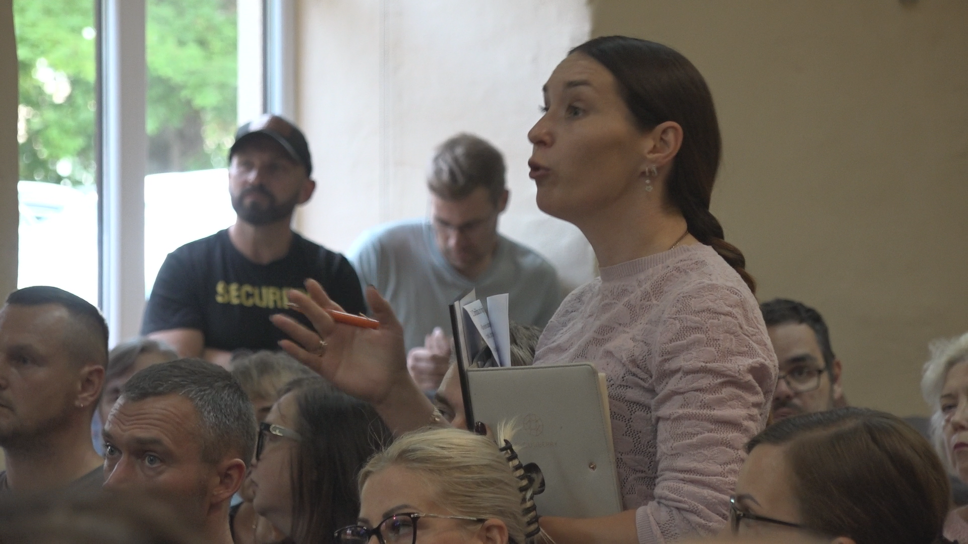 Medzes pagasta iedzīvotāja publiskā apspriešanā izsaka savas bažas par plānoto būvniecības atkritumu pārstrādes laukumu.