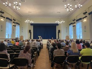 Konference ar dalībniekiem kultūras namā