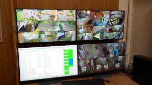 Videonovērošanas sistēmas ekrāni Ventspils skolā.
