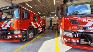 Ugunsdzēsēju auto depo telpās Latvijā