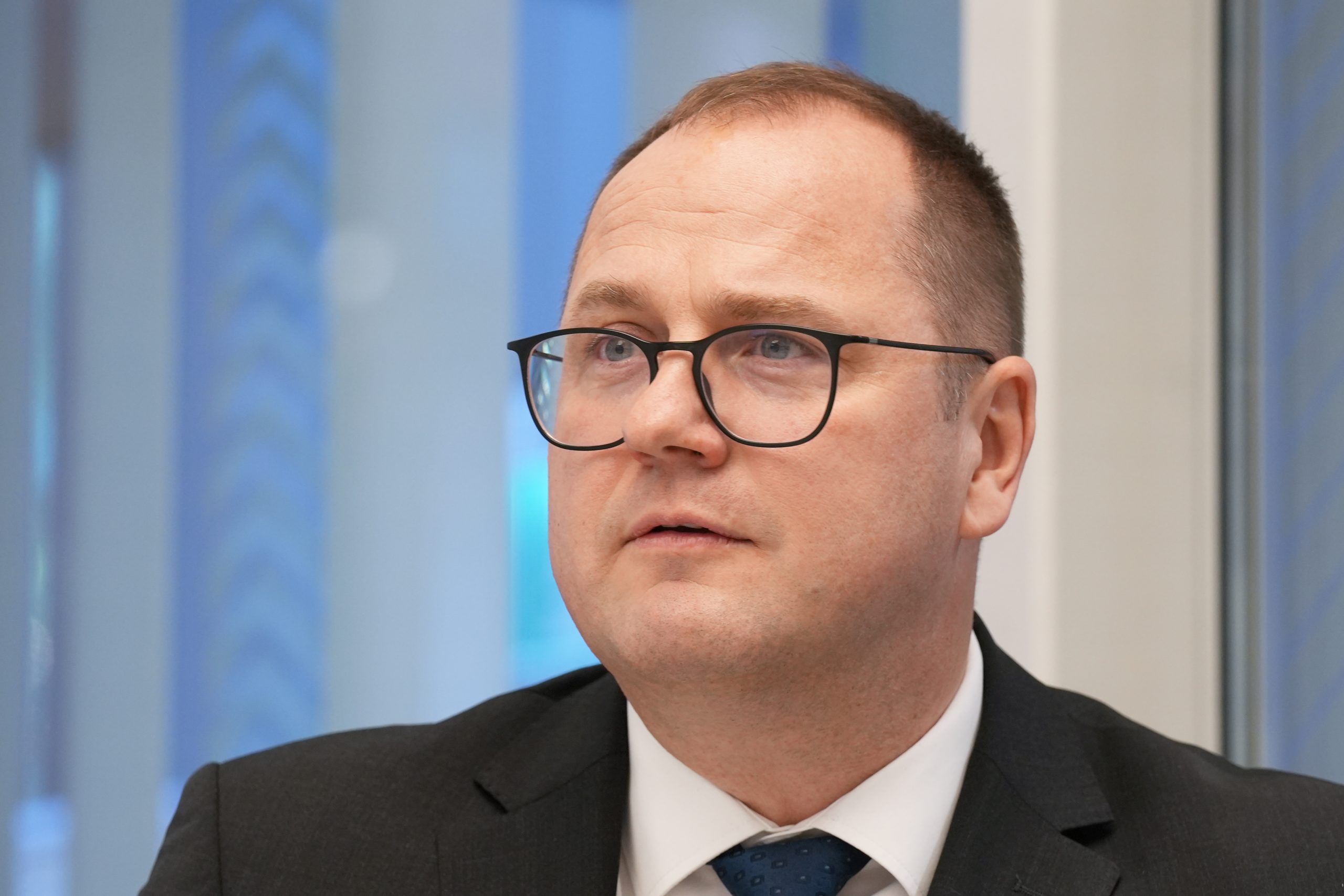 Portreta tuvplāns: viedās administrācijas un reģionālās attīstības ministrs Raimonds Čudars.
