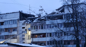 Gāzes sprādzienā bojāta daudzdzīvokļu ēka Torņakalnā, sagruvis jumts un augšējie stāvi