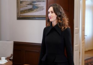 Karina Palkova oficiālā vidē iekštelpās