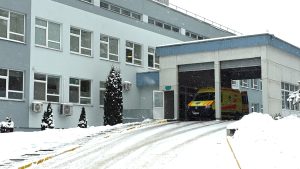 Daugavpils Reģionālās slimnīcas uzņemšanas nodaļa ziemā, kur nogādāti pacienti ar gripas komplikācijām