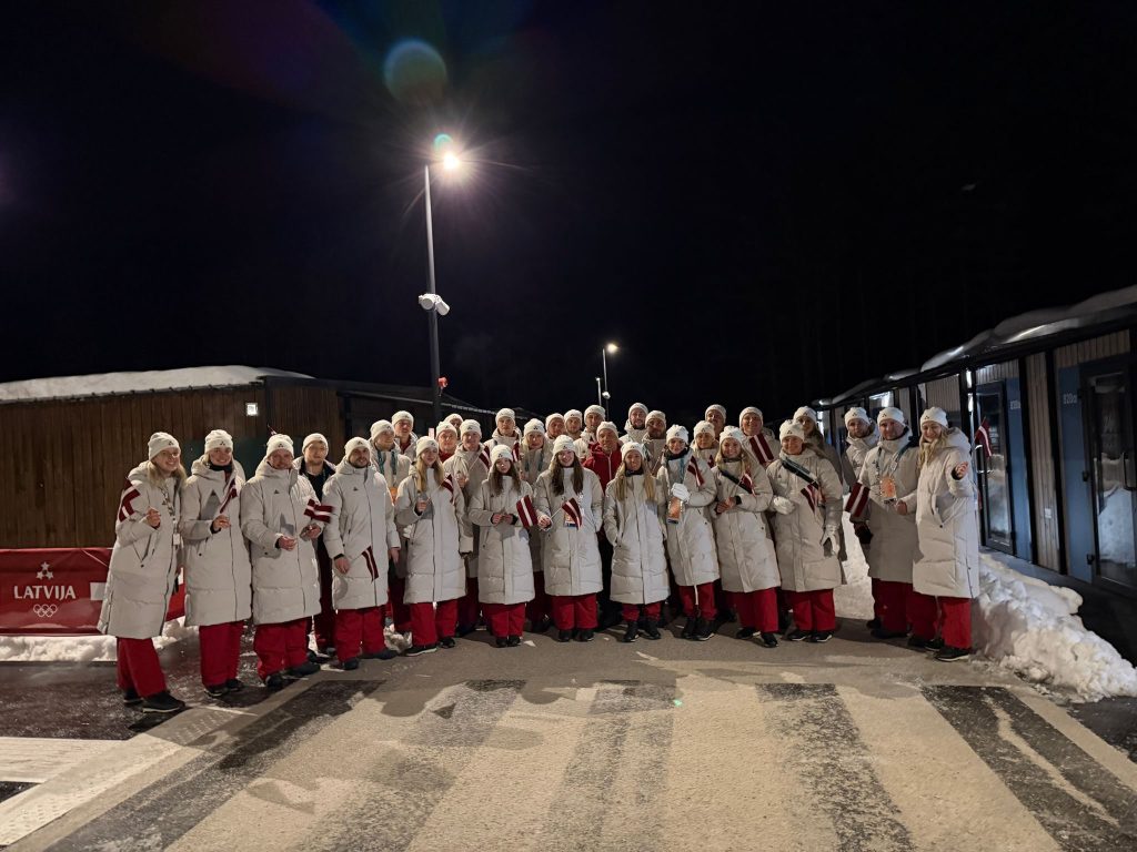 Latvijas sportisti pirms 25. ziemas olimpisko spēļu atklāšanas ceremonijas