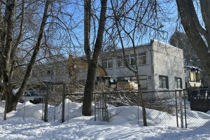 Ogres novadā būvniecības darbi jaunās pirmsskolas izglītības ēkā ziemas apstākļos