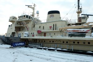 Ledlauzis “Varma” piestātnē ziemas apstākļos