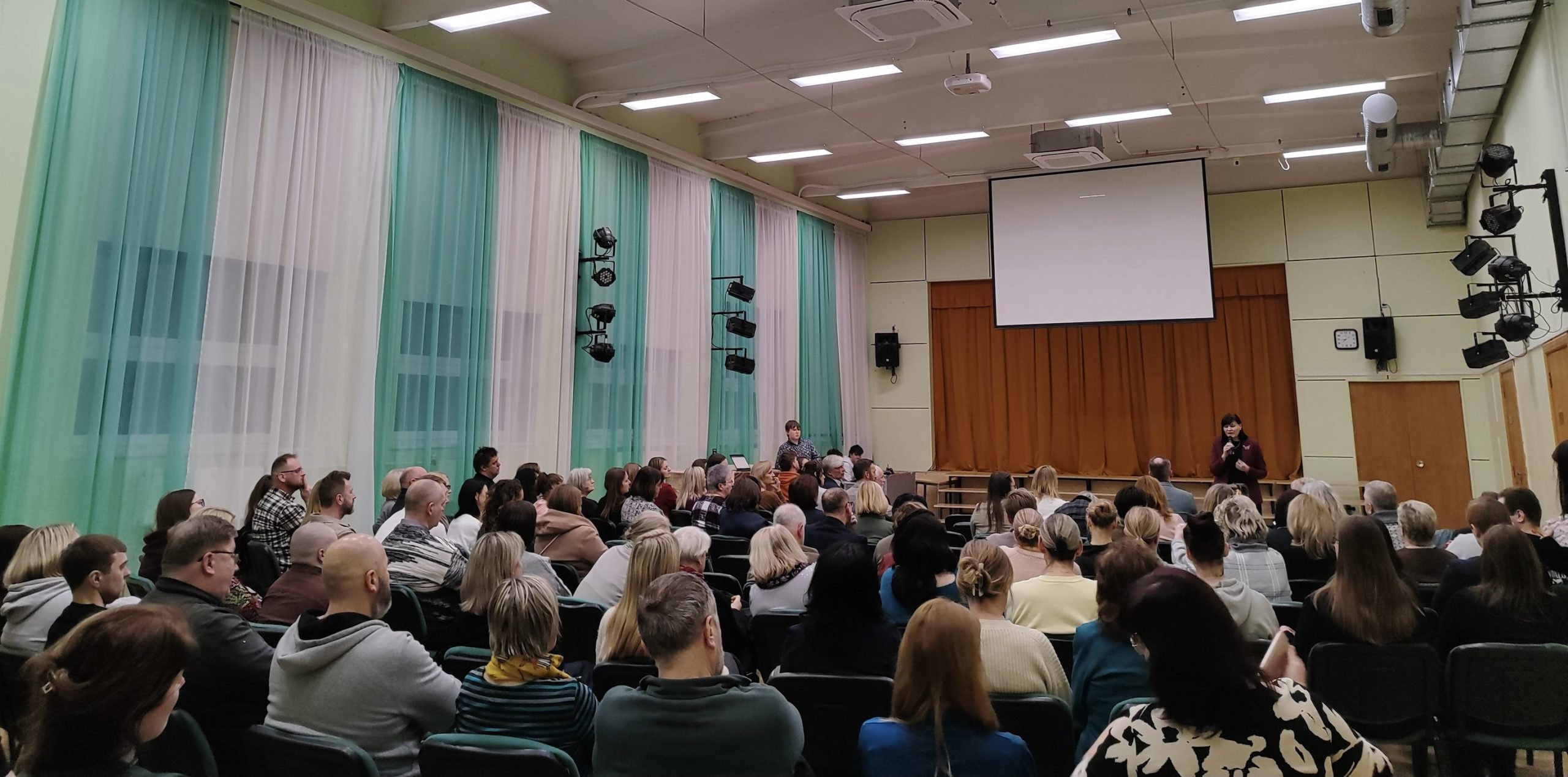 Limbažu novada pašvaldības vadības un vecāku tikšanās Salacgrīvā
